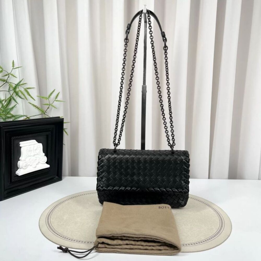 Bv Women Pre-Loved Bag Very Good Condition